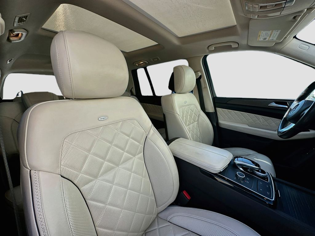 Thumbnail: 2019 Mercedes-Benz GLS - 11