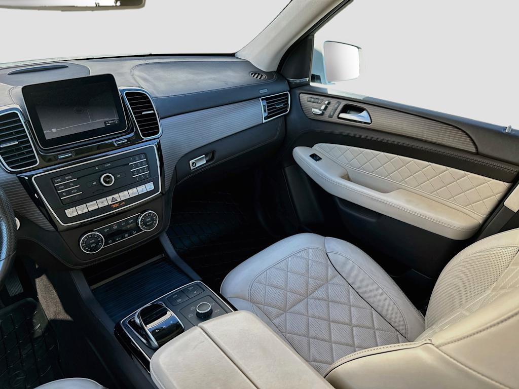 Thumbnail: 2019 Mercedes-Benz GLS - 14