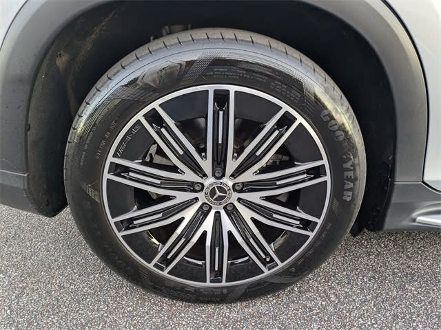 Thumbnail: 2023 Mercedes-Benz EQS - 8