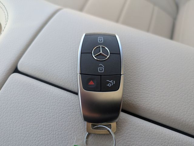 Thumbnail: 2026 Mercedes-Benz GLE - 15