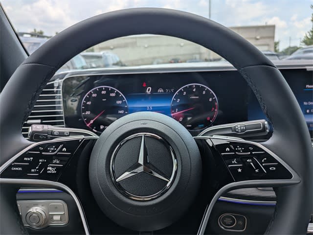 Thumbnail: 2025 Mercedes-Benz GLE - 9