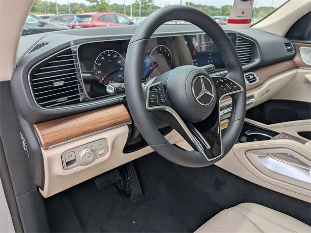 Thumbnail: 2025 Mercedes-Benz GLE - 2