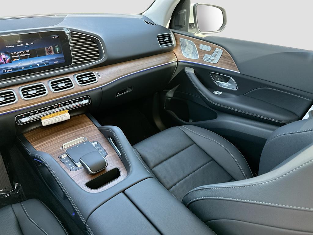 Thumbnail: 2026 Mercedes-Benz GLE - 14