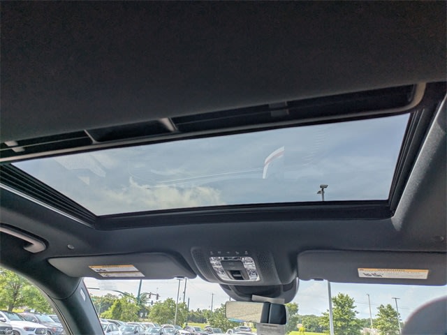 Thumbnail: 2025 Mercedes-Benz GLE - 28