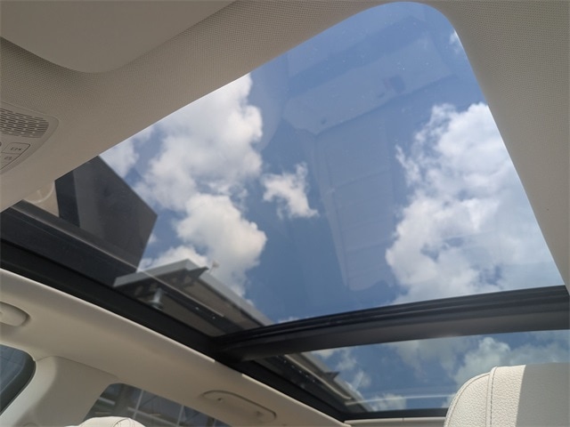 Thumbnail: 2025 Mercedes-Benz GLE - 25