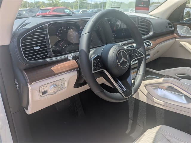 Thumbnail: 2025 Mercedes-Benz GLE - 2