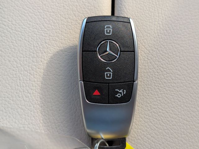 Thumbnail: 2026 Mercedes-Benz GLE - 17