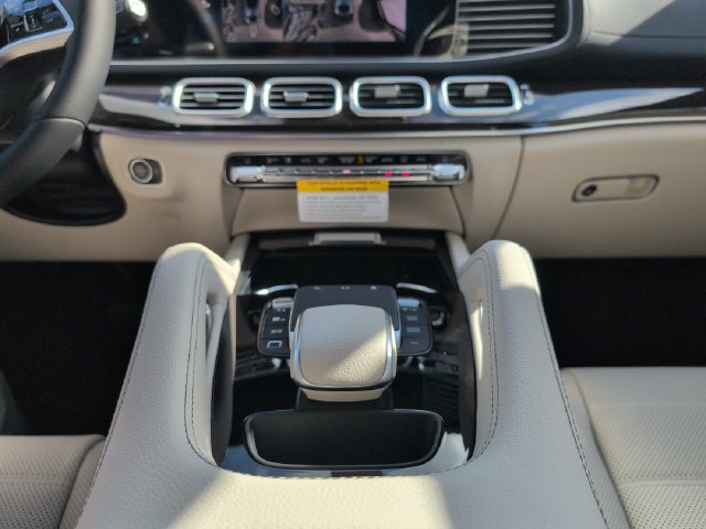 Thumbnail: 2026 Mercedes-Benz GLE - 16