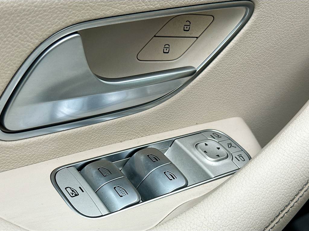 Thumbnail: 2023 Mercedes-Benz GLS - 27