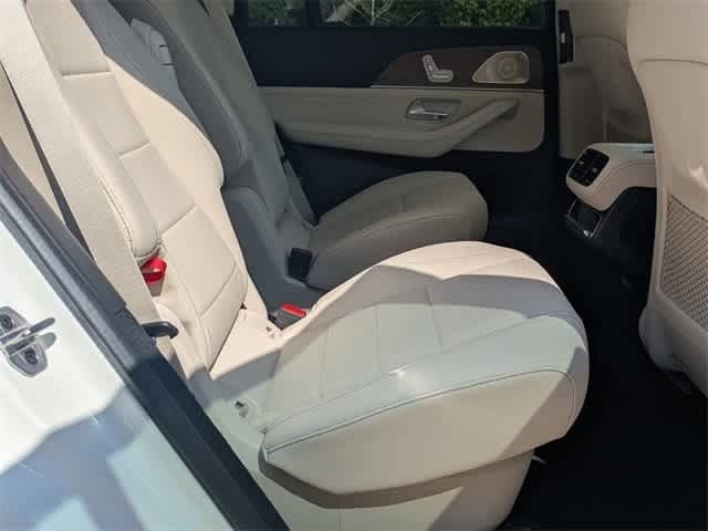 Thumbnail: 2025 Mercedes-Benz GLS - 17