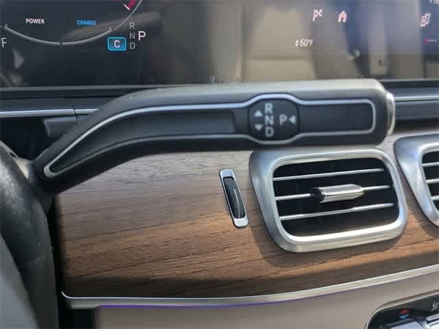 Thumbnail: 2025 Mercedes-Benz GLS - 24