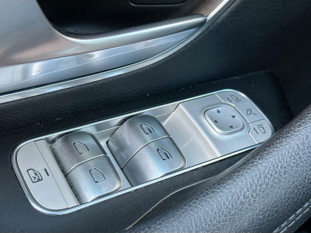 Thumbnail: 2022 Mercedes-Benz GLS - 26