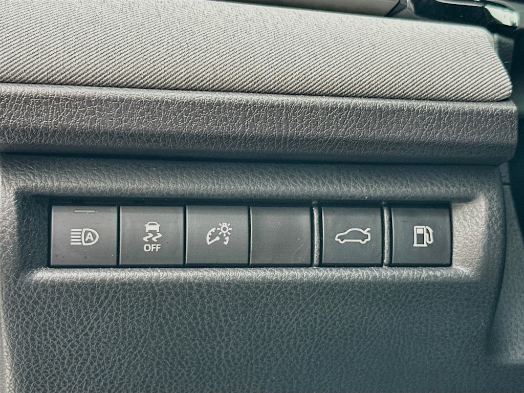 Thumbnail: 2025 Toyota Camry - 23