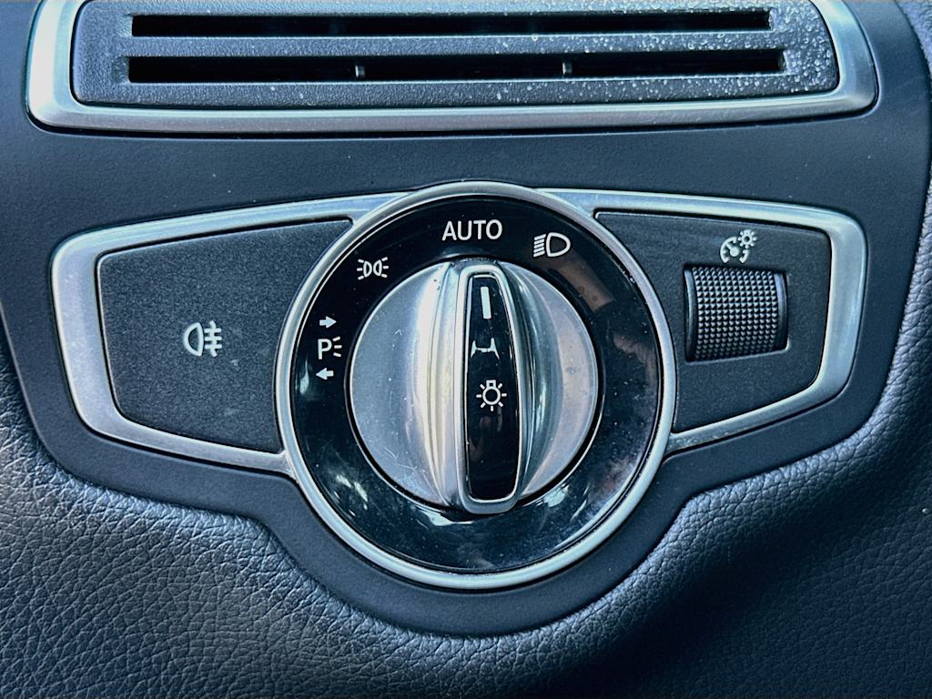 Thumbnail: 2016 Mercedes-Benz C-Class - 23