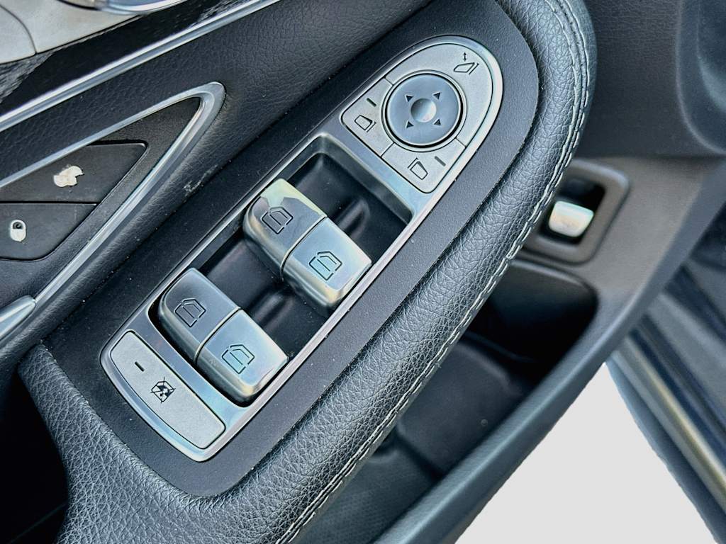 Thumbnail: 2016 Mercedes-Benz C-Class - 28