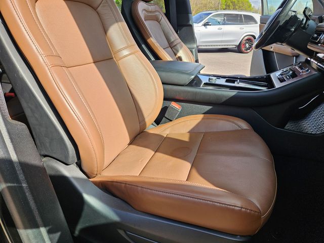 Thumbnail: 2022 Lincoln Aviator - 26