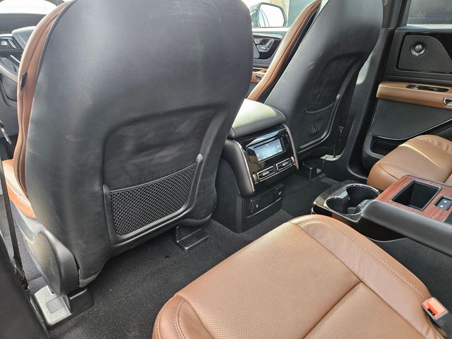 Thumbnail: 2022 Lincoln Aviator - 10