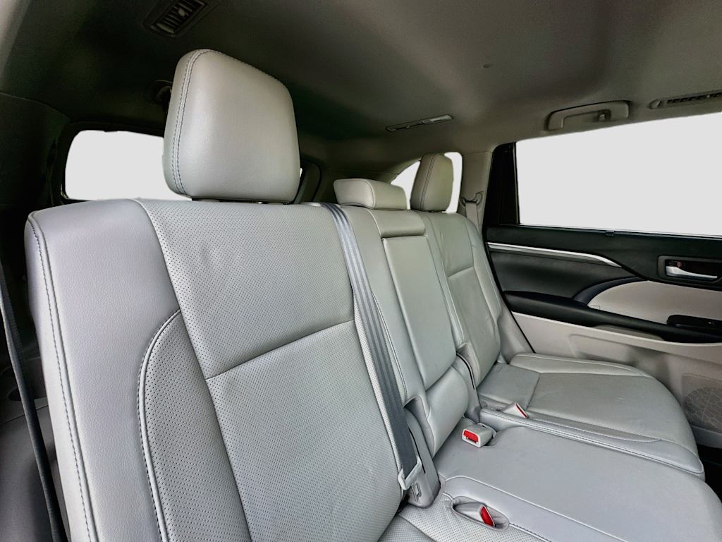 Thumbnail: 2019 Toyota Highlander - 33