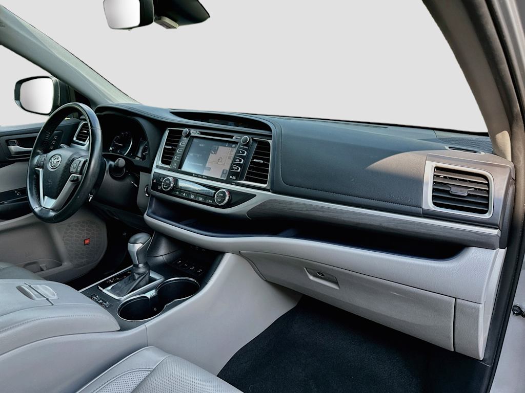 Thumbnail: 2019 Toyota Highlander - 34