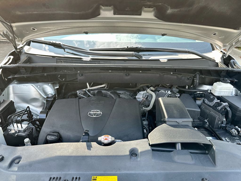 Thumbnail: 2019 Toyota Highlander - 8