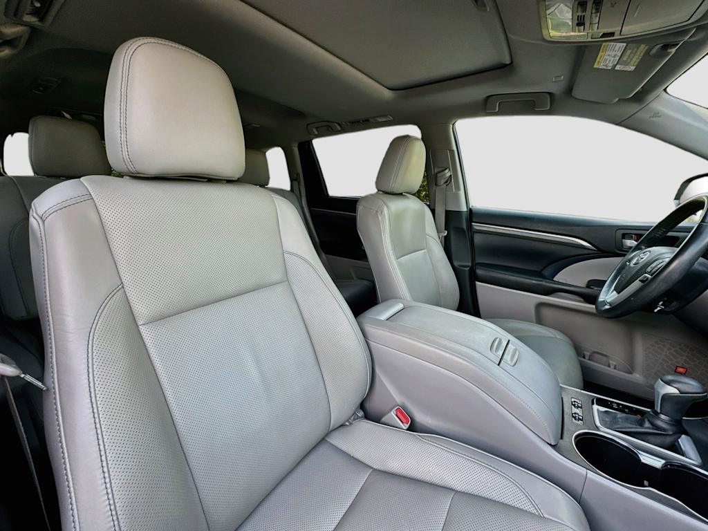 Thumbnail: 2019 Toyota Highlander - 11