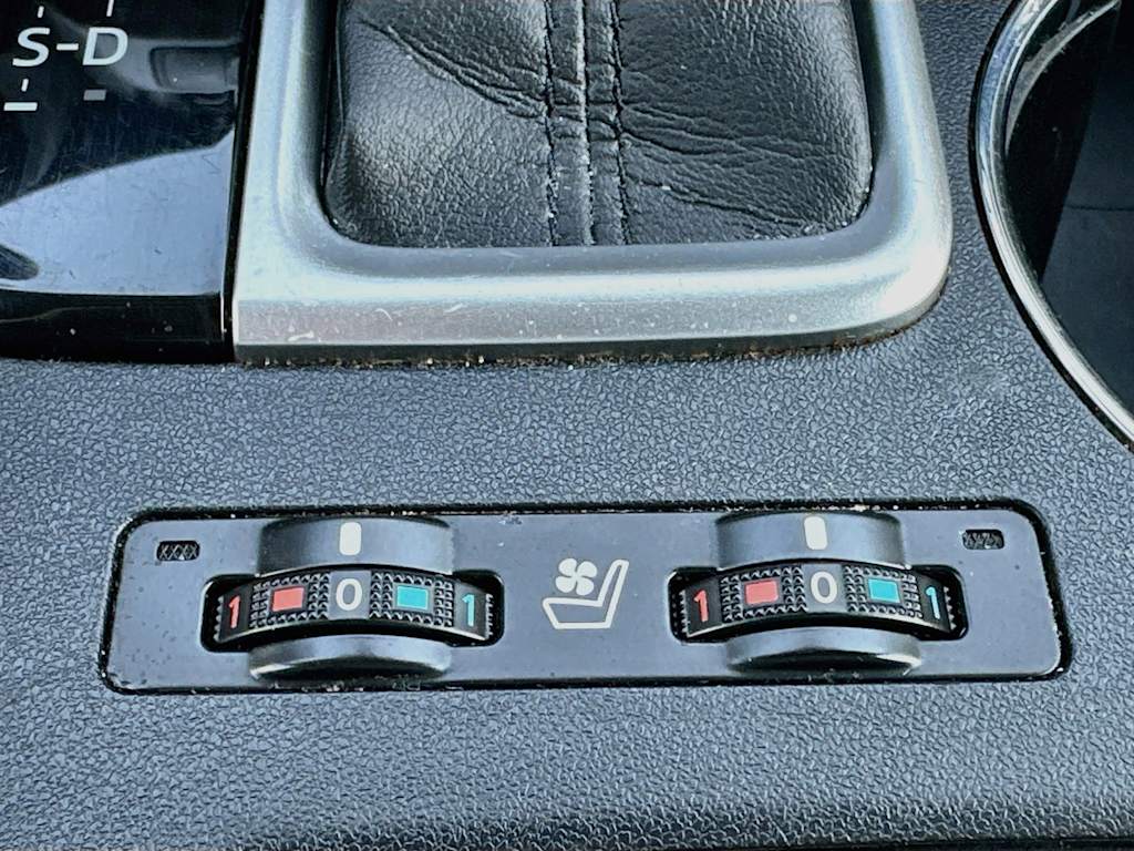 Thumbnail: 2019 Toyota Highlander - 30