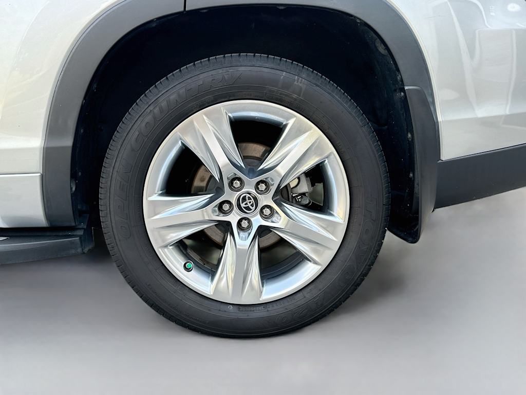 Thumbnail: 2019 Toyota Highlander - 7