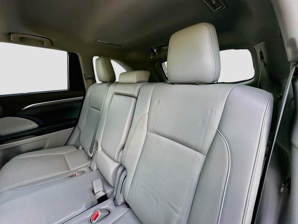 Thumbnail: 2019 Toyota Highlander - 12
