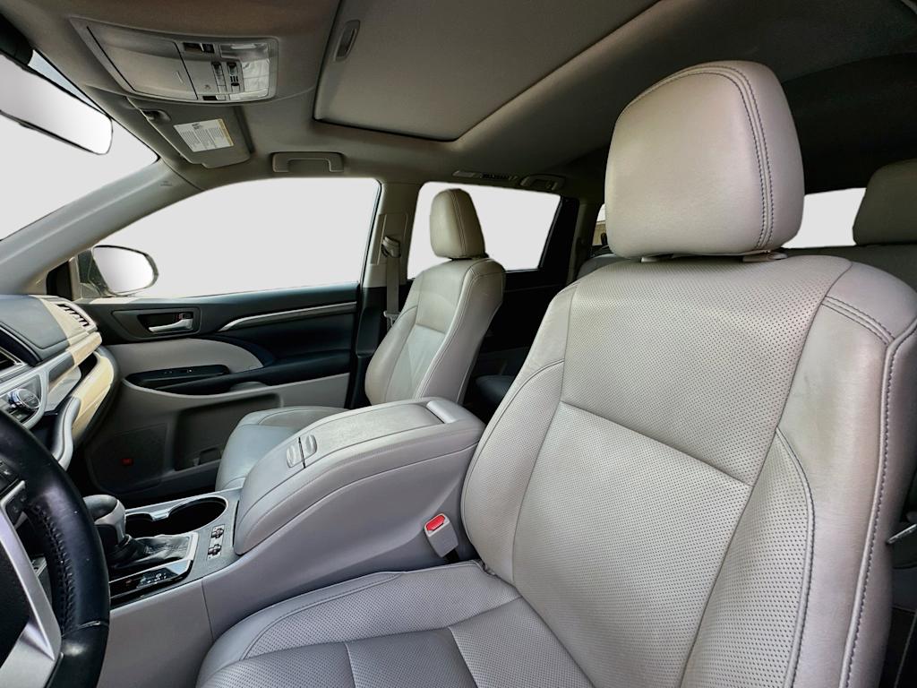 Thumbnail: 2019 Toyota Highlander - 10