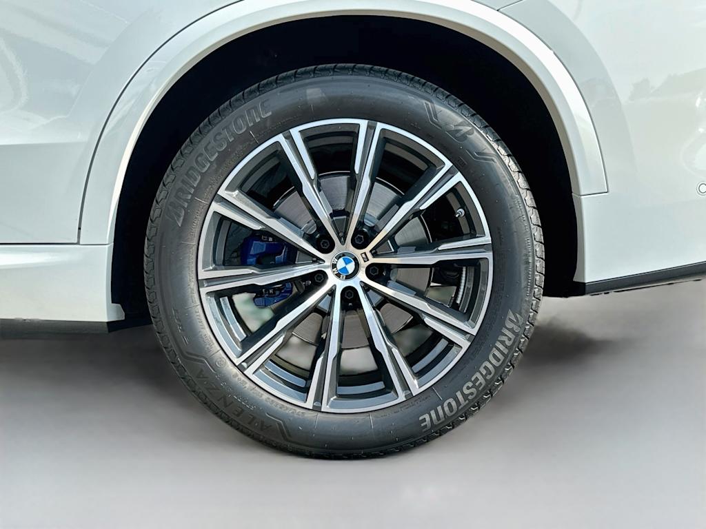 Thumbnail: 2026 BMW X5 - 7