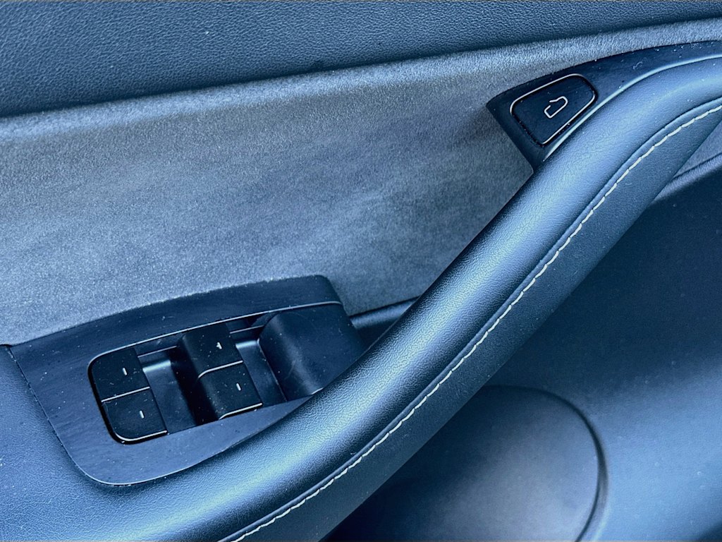 Thumbnail: 2022 Tesla Model Y - 25