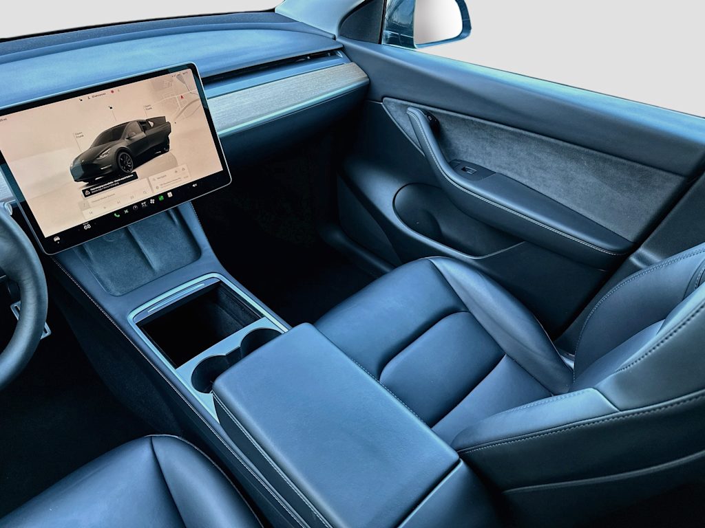 Thumbnail: 2022 Tesla Model Y - 13
