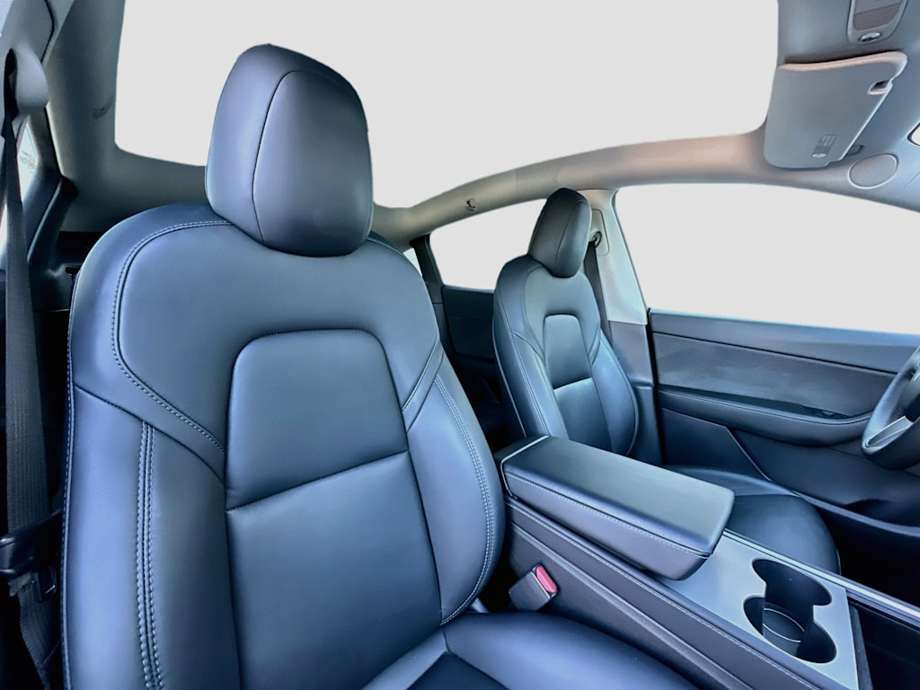 Thumbnail: 2022 Tesla Model Y - 29