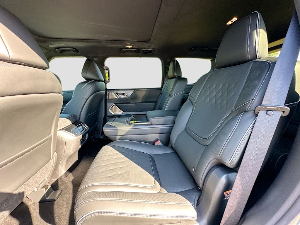 Thumbnail: 2026 INFINITI QX80 - 13