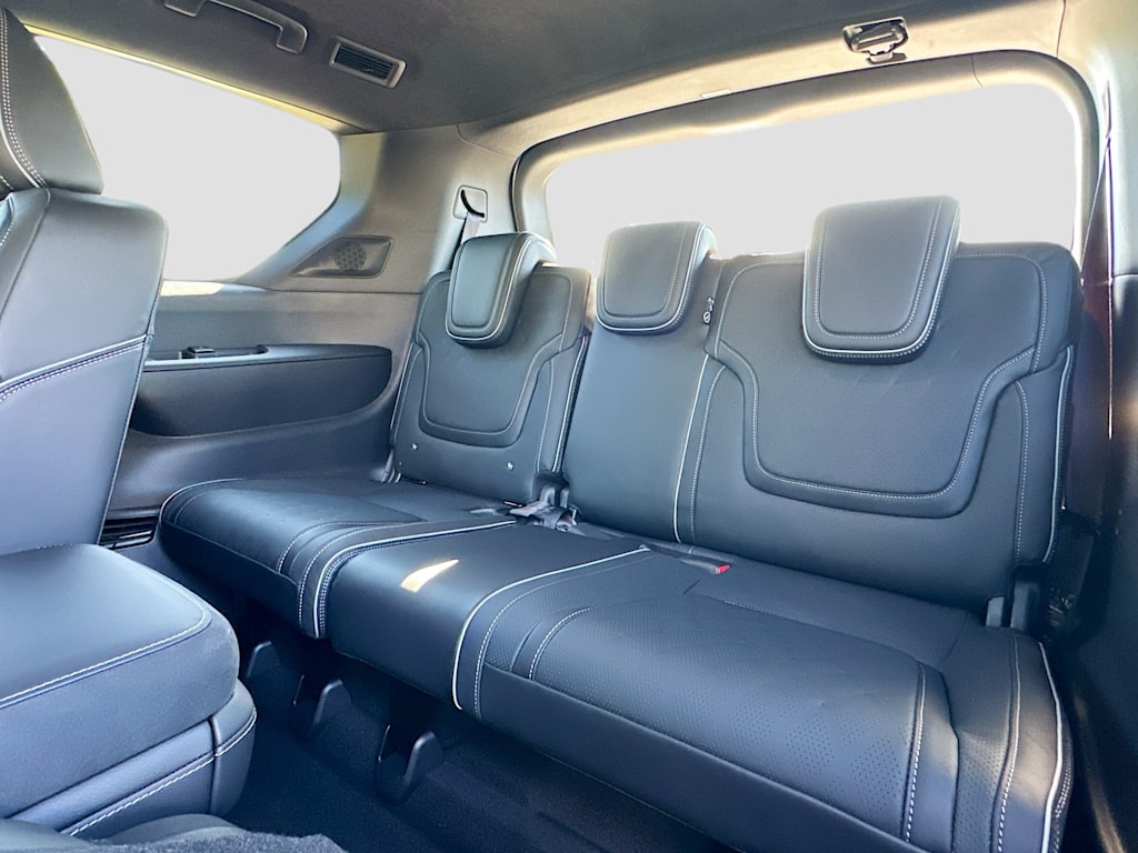 Thumbnail: 2026 INFINITI QX80 - 33