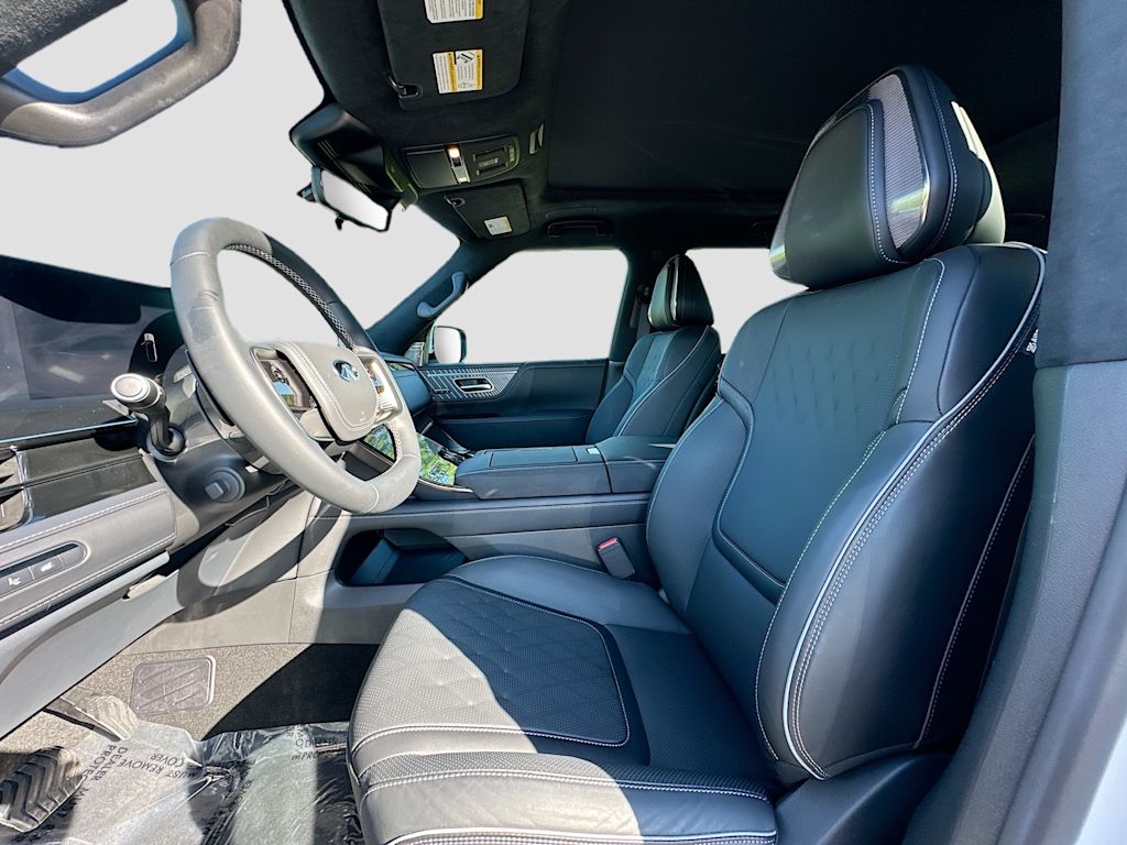 Thumbnail: 2026 INFINITI QX80 - 11