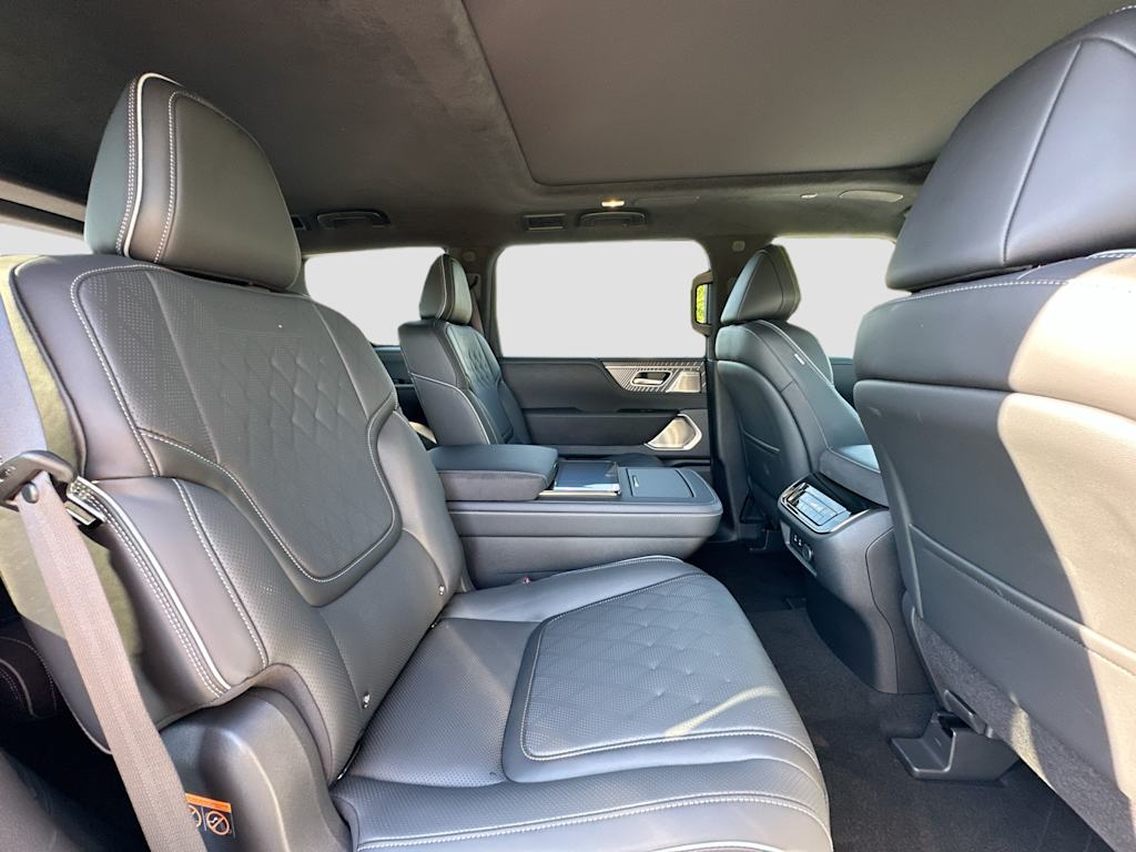 Thumbnail: 2026 INFINITI QX80 - 34