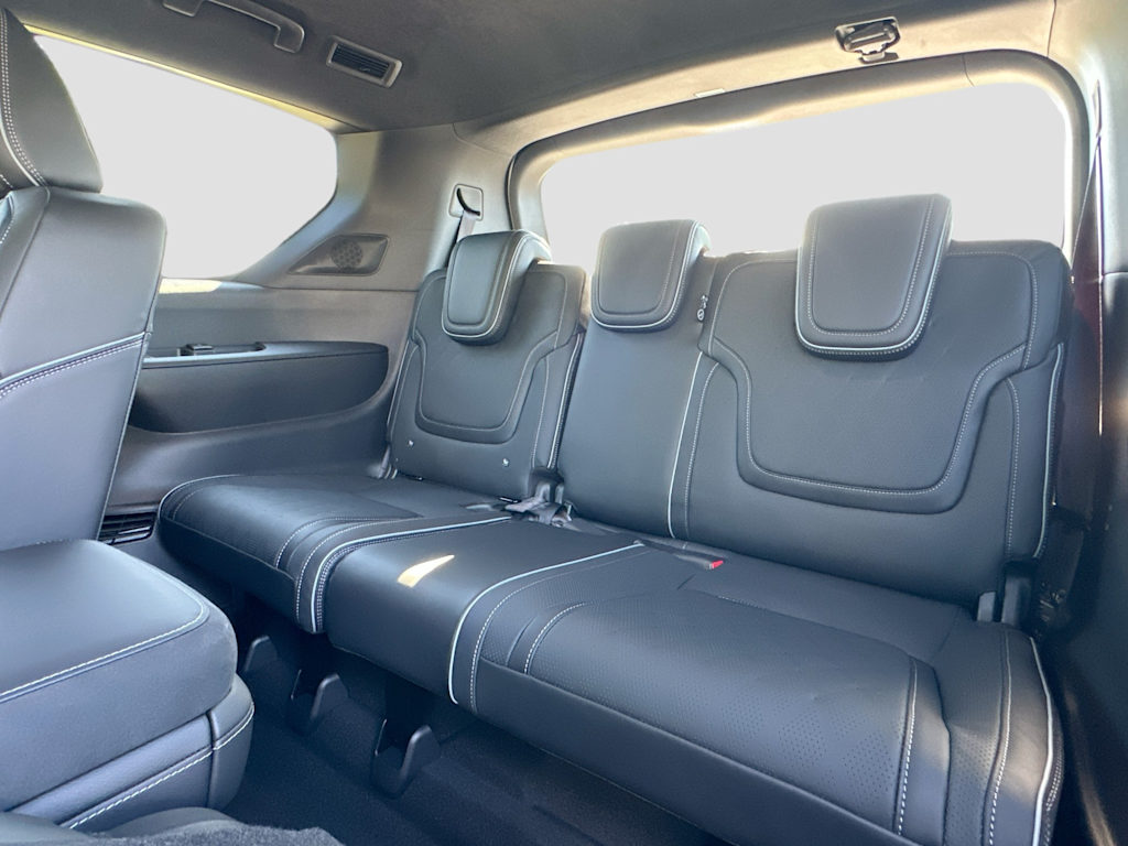 Thumbnail: 2026 INFINITI QX80 - 33