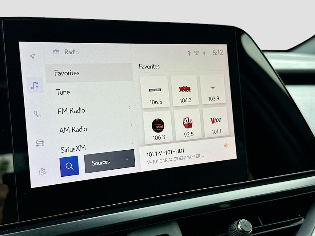Thumbnail: 2023 Lexus UX - 24