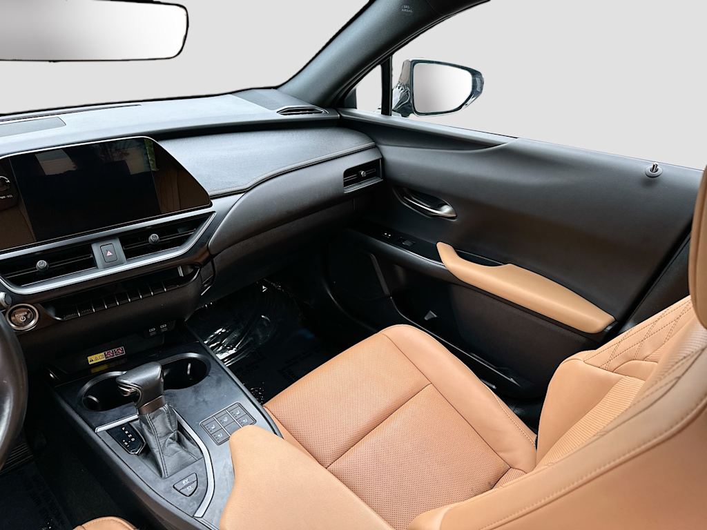 Thumbnail: 2023 Lexus UX - 14