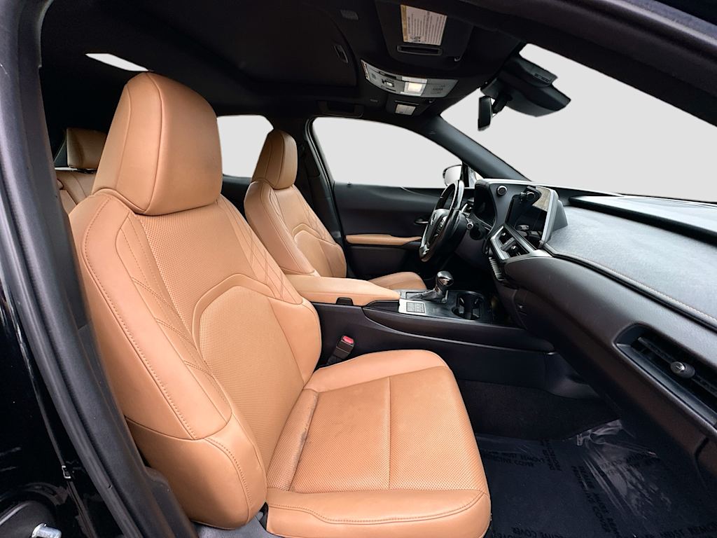 Thumbnail: 2023 Lexus UX - 31