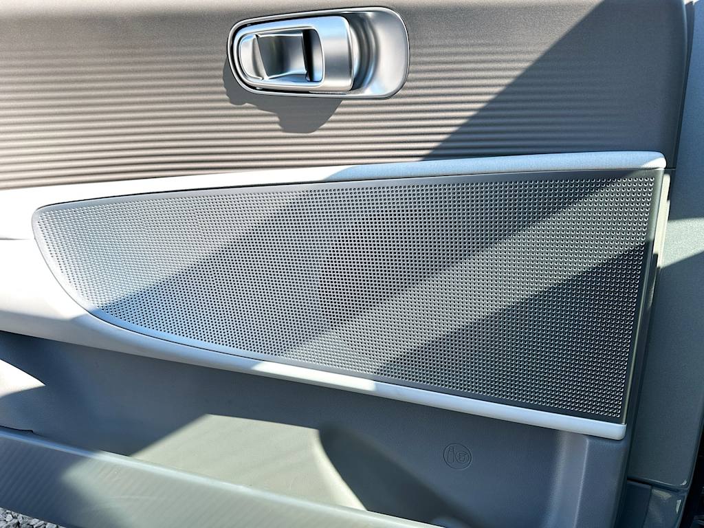 Thumbnail: 2023 Hyundai Ioniq 6 - 28