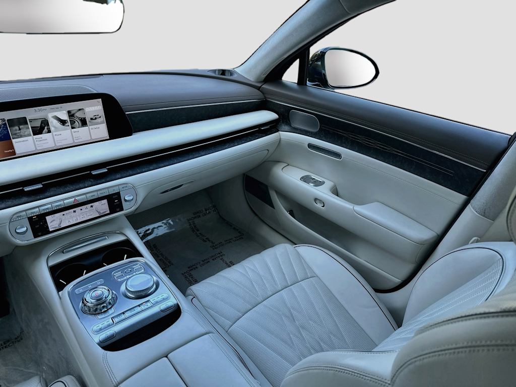 Thumbnail: 2023 Genesis G90 - 29