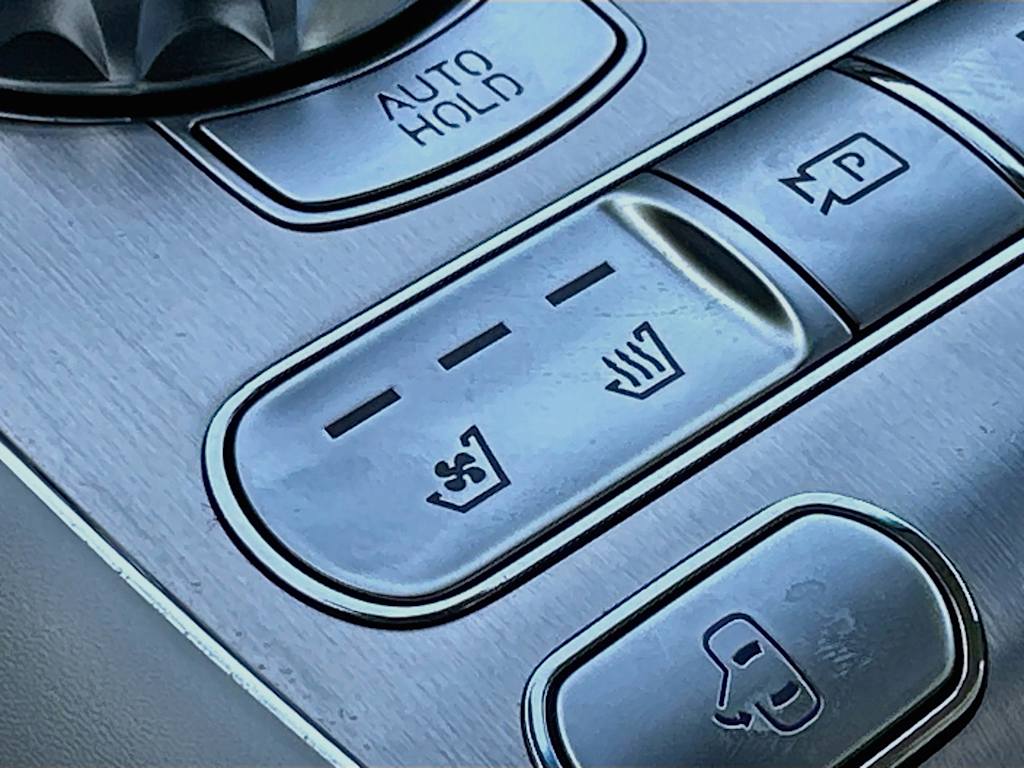 Thumbnail: 2023 Genesis G90 - 27