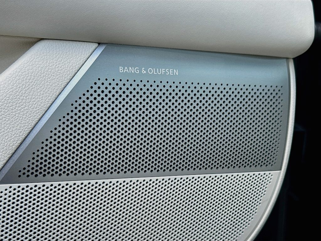 Thumbnail: 2023 Genesis G90 - 10