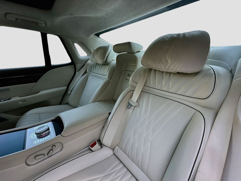 Thumbnail: 2023 Genesis G90 - 30
