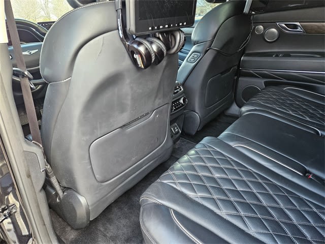 Thumbnail: 2021 Genesis GV80 - 12