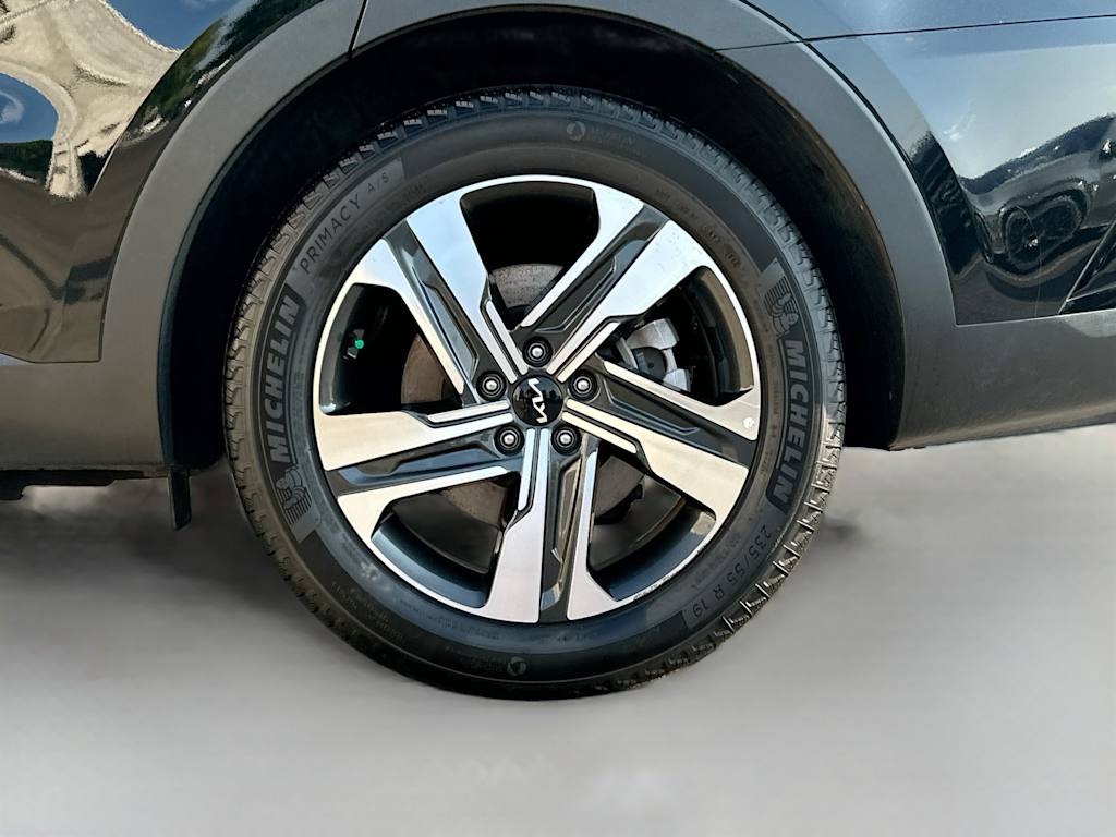 Thumbnail: 2023 Kia Sorento - 8