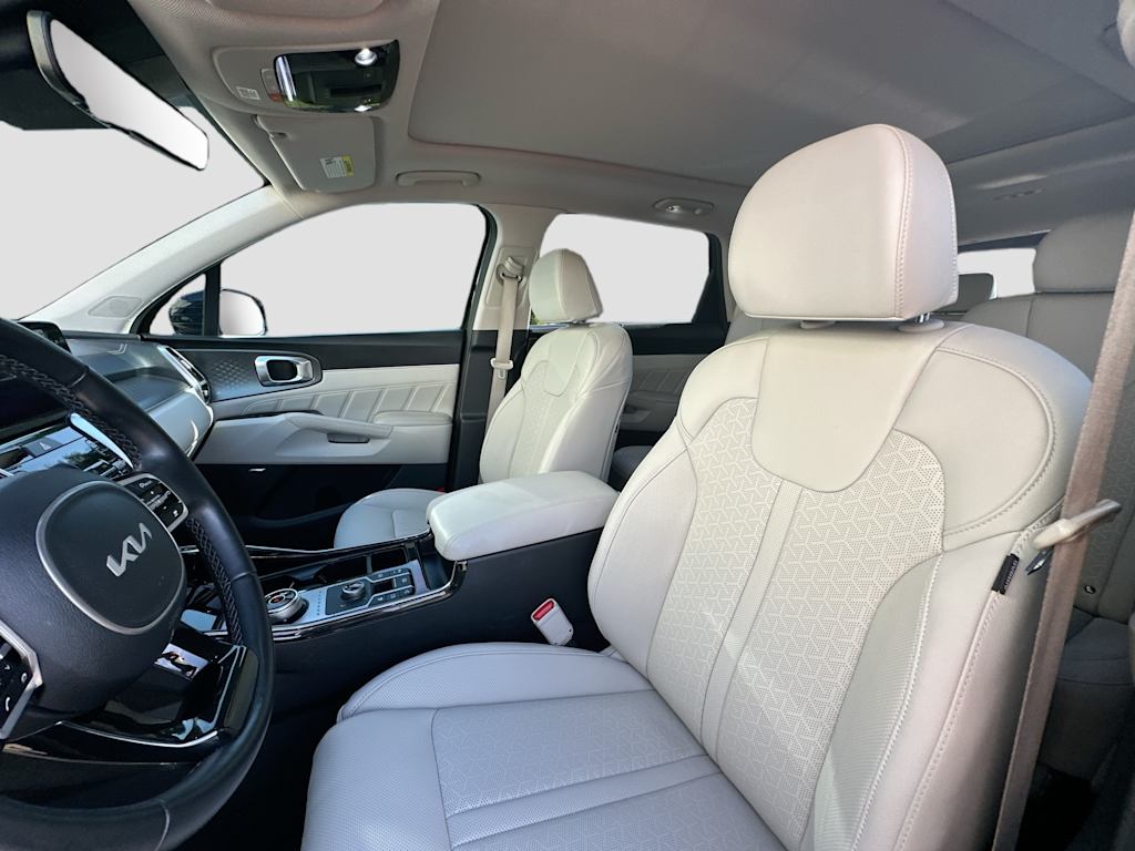 Thumbnail: 2023 Kia Sorento - 11
