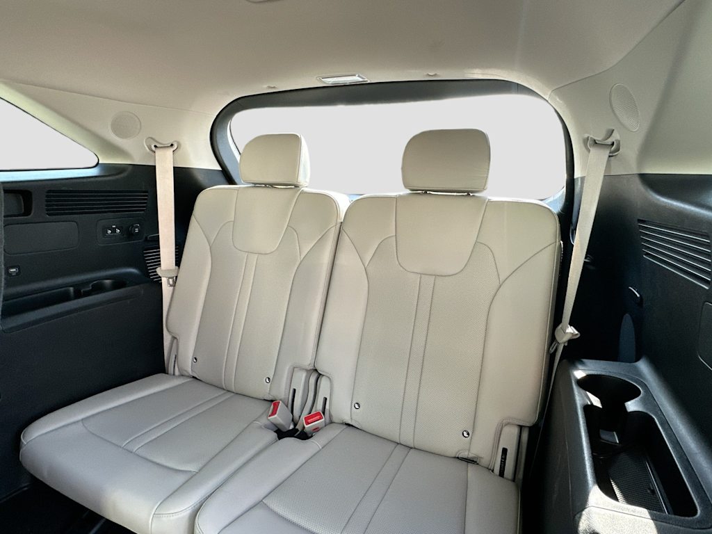 Thumbnail: 2023 Kia Sorento - 31